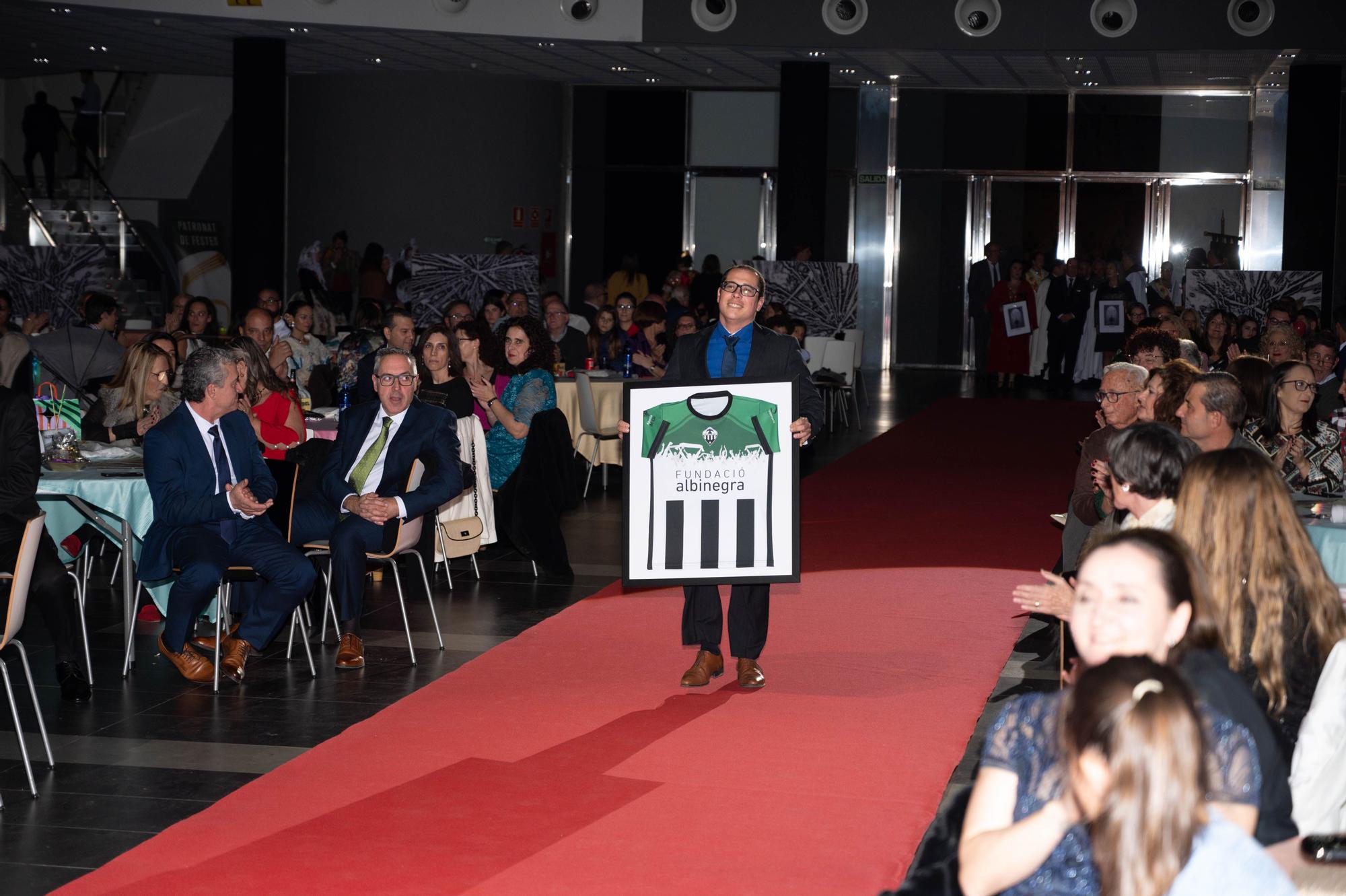 Las mejores imágenes de la presentación de la gaiata 13 Sensal en el Palau de la Festa de Castelló