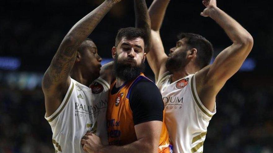 El Madrid arrolla al Valencia al ritmo de Campazzo y Tavares