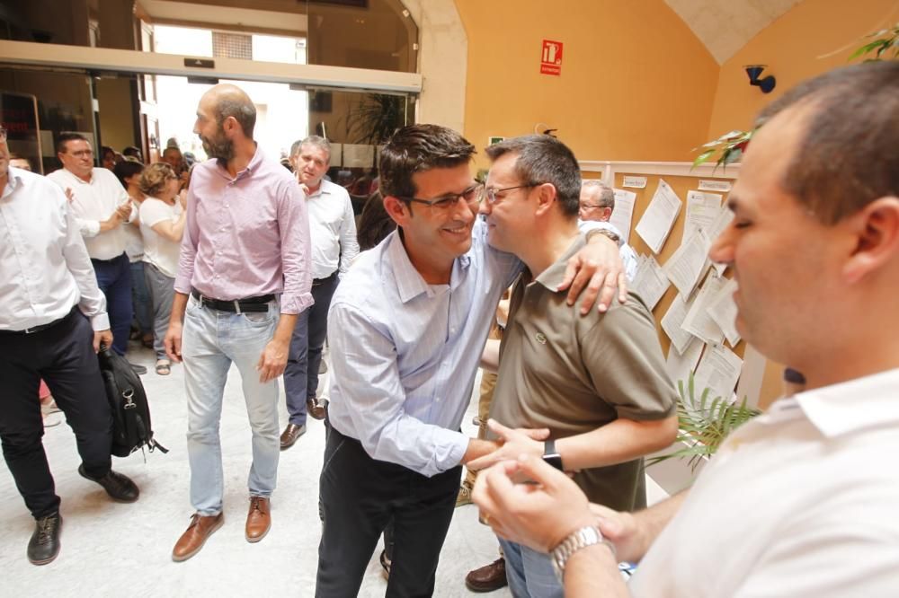 Jorge Rodriguez entra en el Ayuntamiento de Ontinyent tras ser detenido y dejarlo el juez en libertad con cargos.