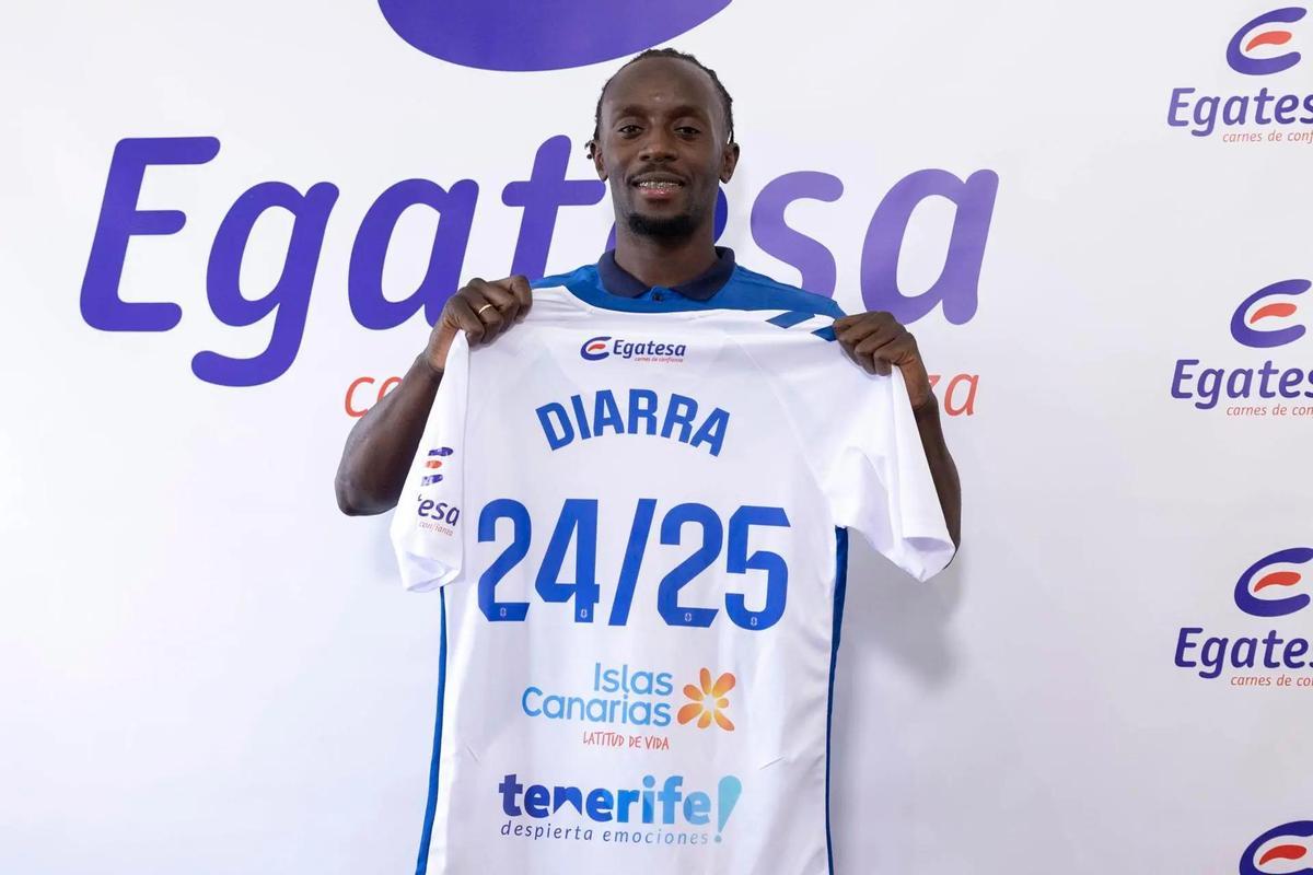 Youssuf Diarra, en su presentación con el Tenerife antes del pasado curso.
