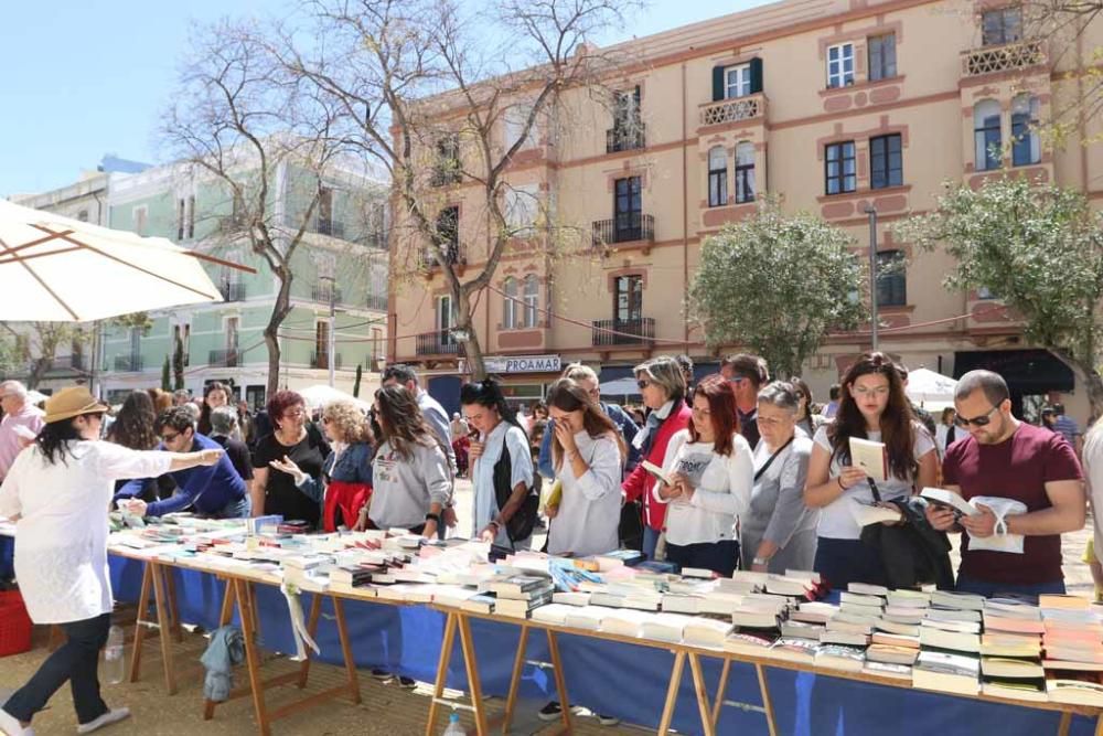 El Día del Libro ha registrado una gran afluencia de público