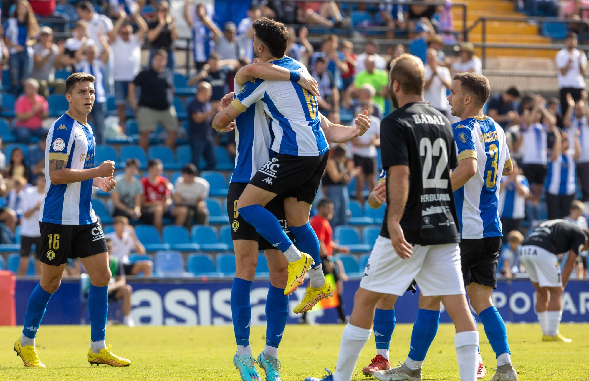 (2-1) El Hércules remonta y vence con sufrimiento en el Rico Pérez