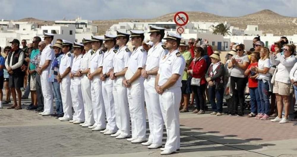 El buque escuela 'Juan Sebastián Elcano' visita por primera vez La Graciosa