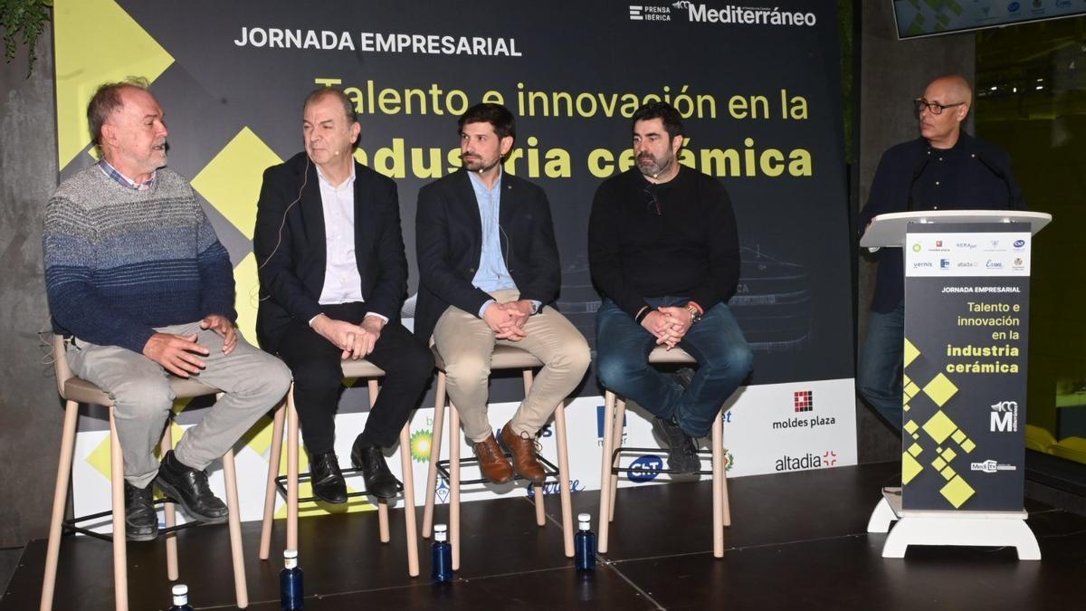 Vicent Aparici, José Vicente Tomás, Miguel Álvarez y José Antonio Pérez, con Javier Cabrerizo.