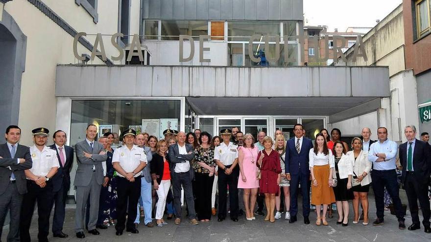 Todos los premiados, juntos, en la foto de &quot;familia&quot; de la gala.