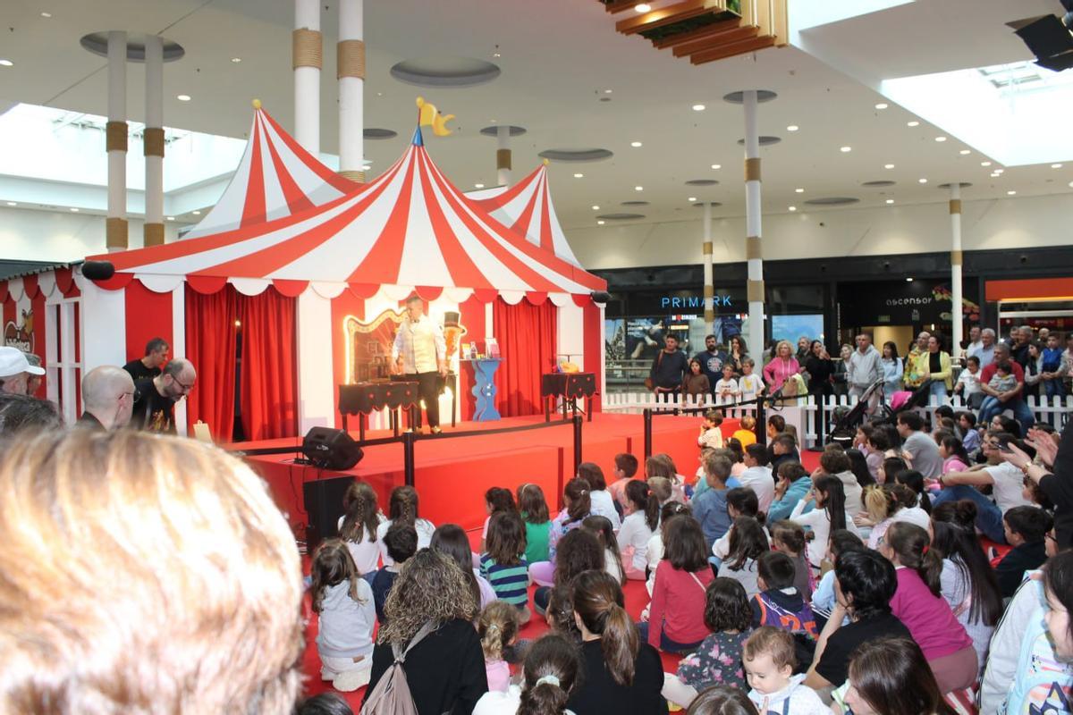 Una edición anterior del Festival de Magia