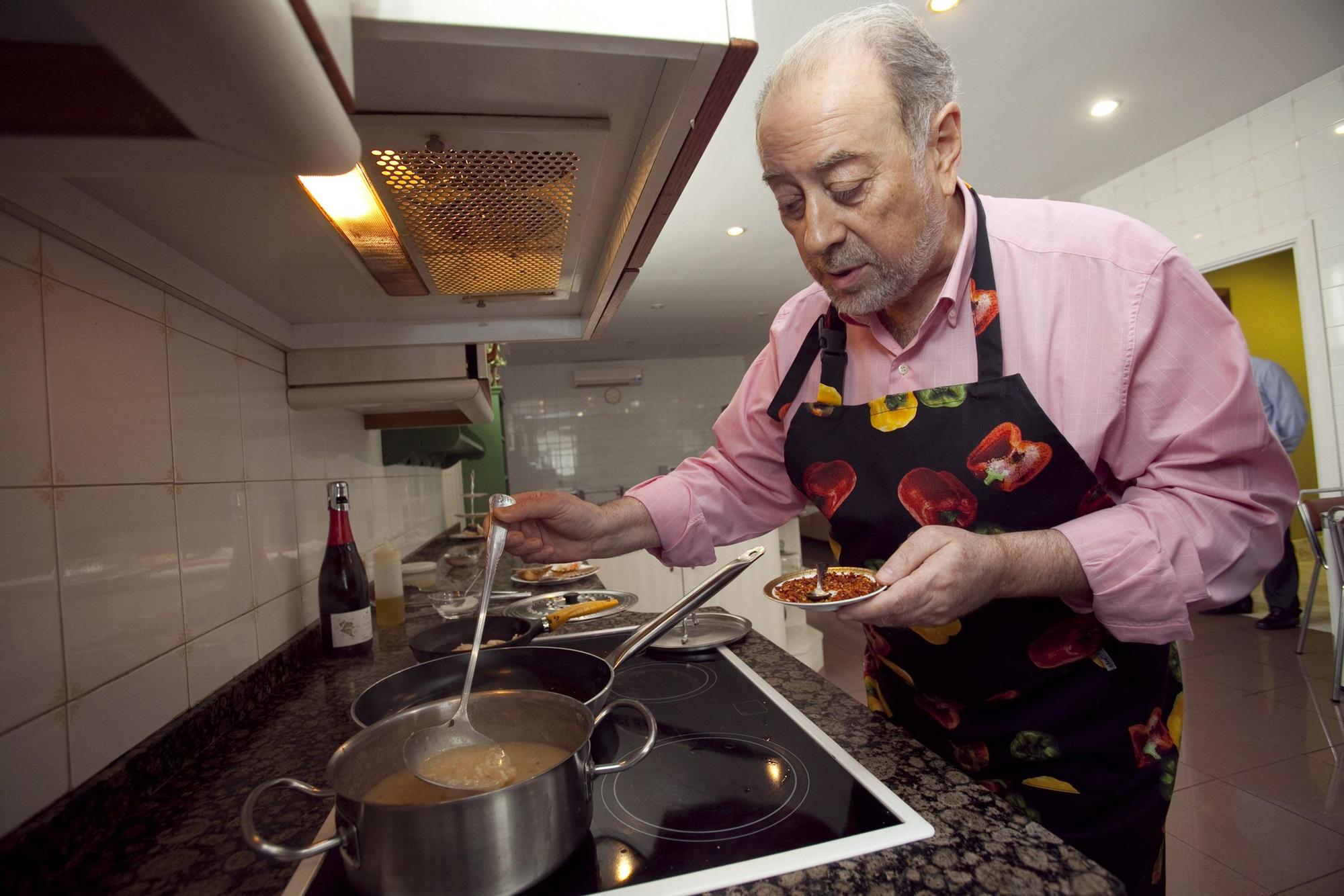 Cocinando vieiras a la brasileira en las cocinas de la delegación del gobierno