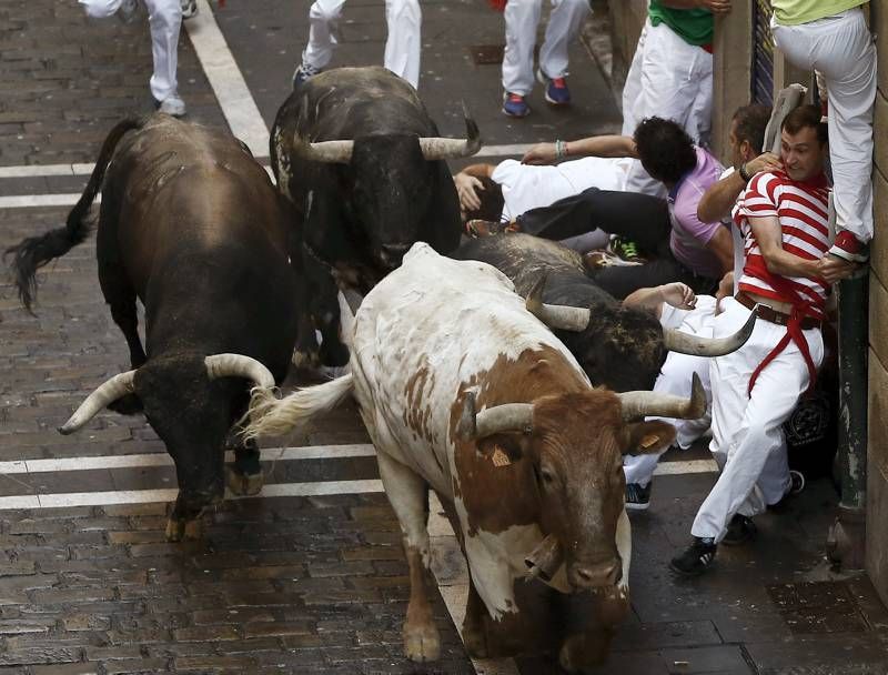 Fotogalería del sexto encierro de San Fermín