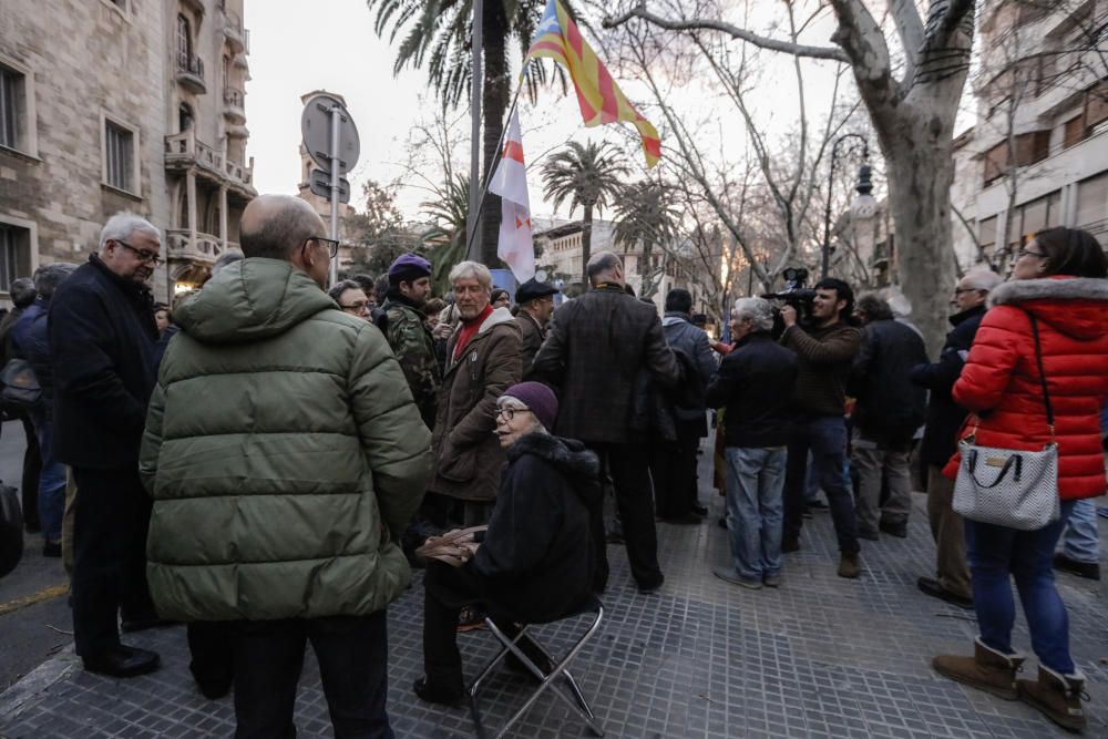 Manifestación independentista frente al TSJB