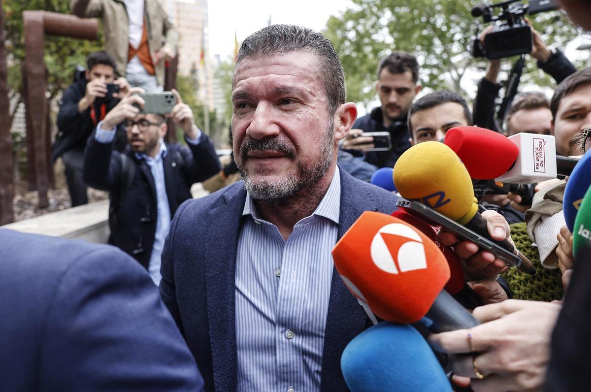 Argüeso llega a la Ciudad de la Justicia.