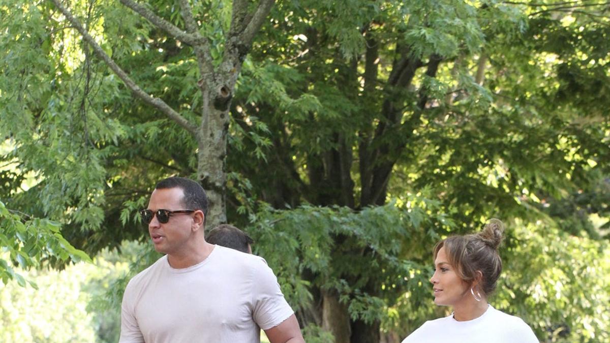 Jennifer Lopez de paseo con su novio