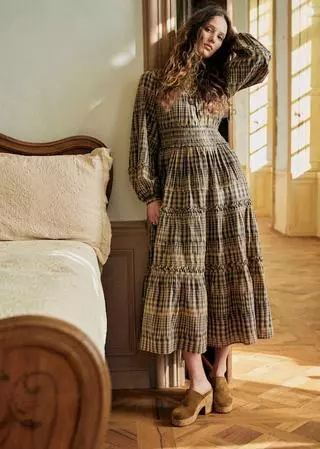 Fotos: Sombras & pliegues: Vestidos para un otoño imprevisible