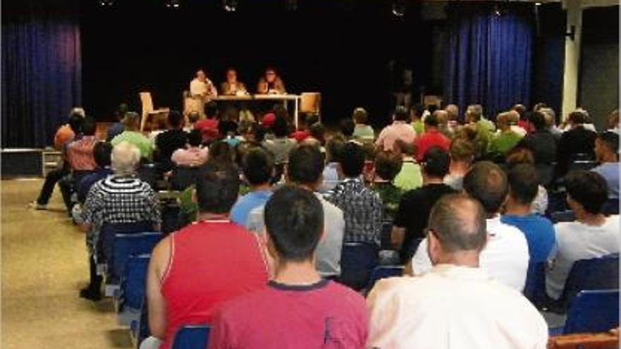 La conferència que van protagonitzar Caram, Oliveres i Riera a la sala d&#039;actes de Lledoners