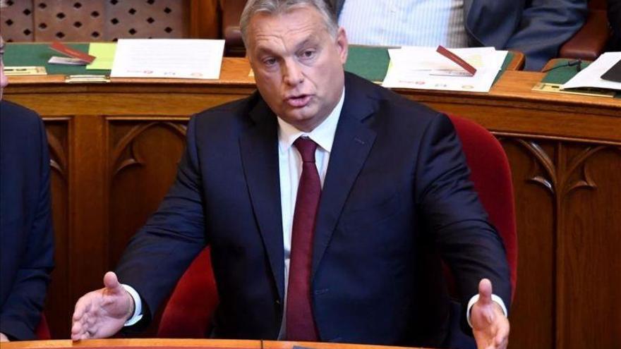 El PPE se plantea expulsar al partido del húngaro Orbán