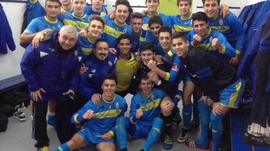 Los sub-18 asturianos celebran la victoria lograda ante la selección del País Vasco.