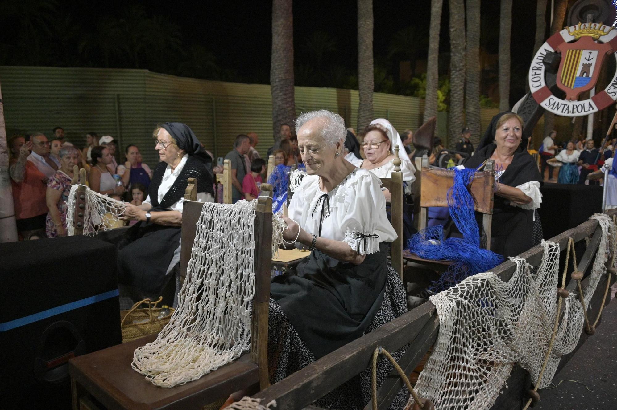 Derroche de musica y color en Santa Pola
