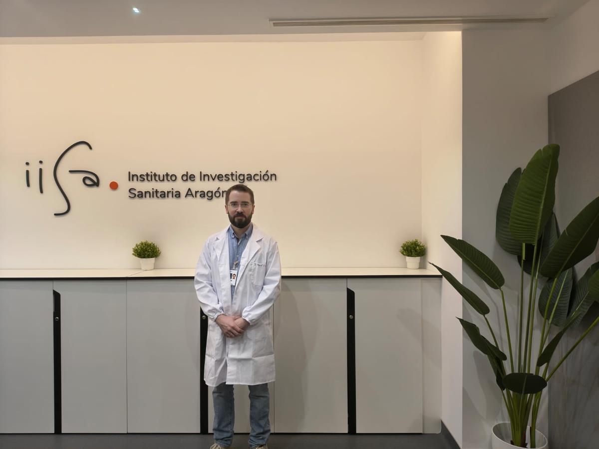El investigador Miguel Vizoso en el Instituto de Investigación Sanitaria de Aragón.