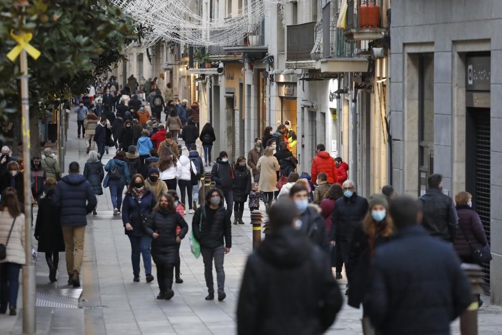 Col·lapse de vehicles i ciutadans a la ciutat de Girona