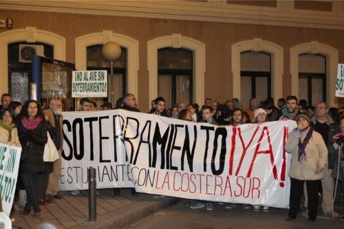 Manifestación a favor del soterramiento