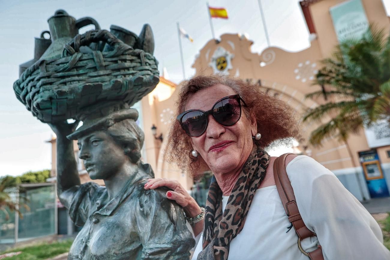 Laura Mendoza, la Lecherita del Carnaval de Santa Cruz de Tenerife