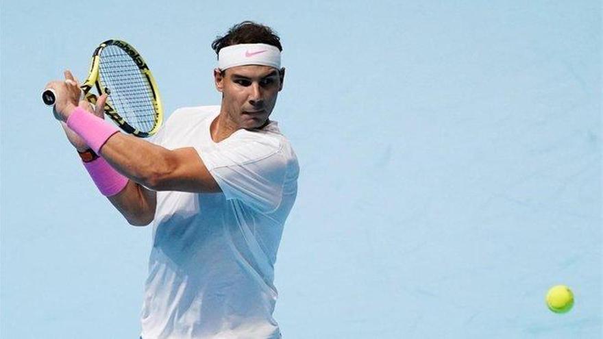 Nadal celebra el número 1 ganando a Tsitsipas