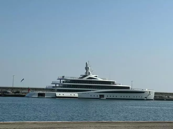 Distintas embarcaciones coinciden en un Puerto de Santa Cruz de varios quilates