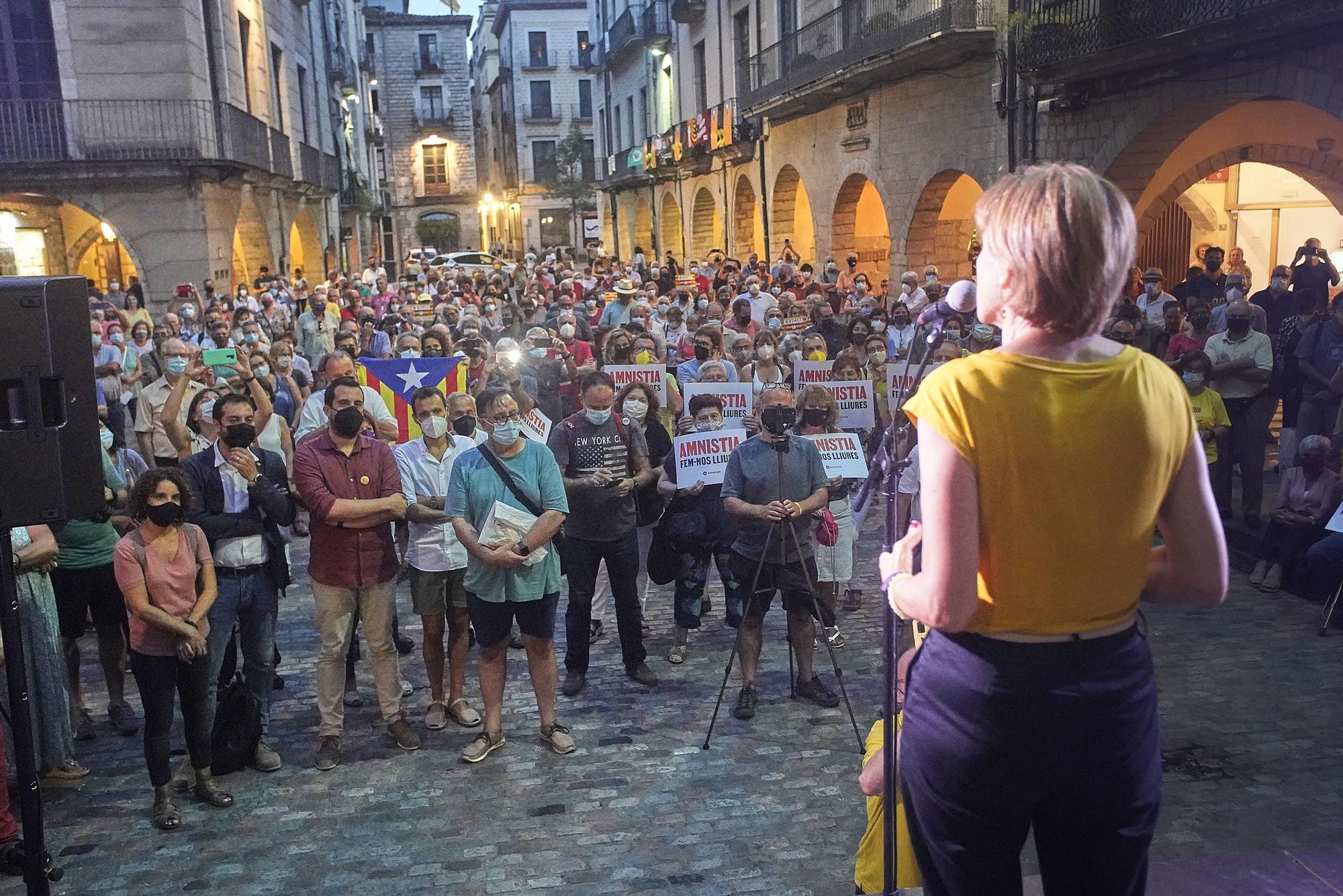 Carme Forcadell, a la plaça del Vi