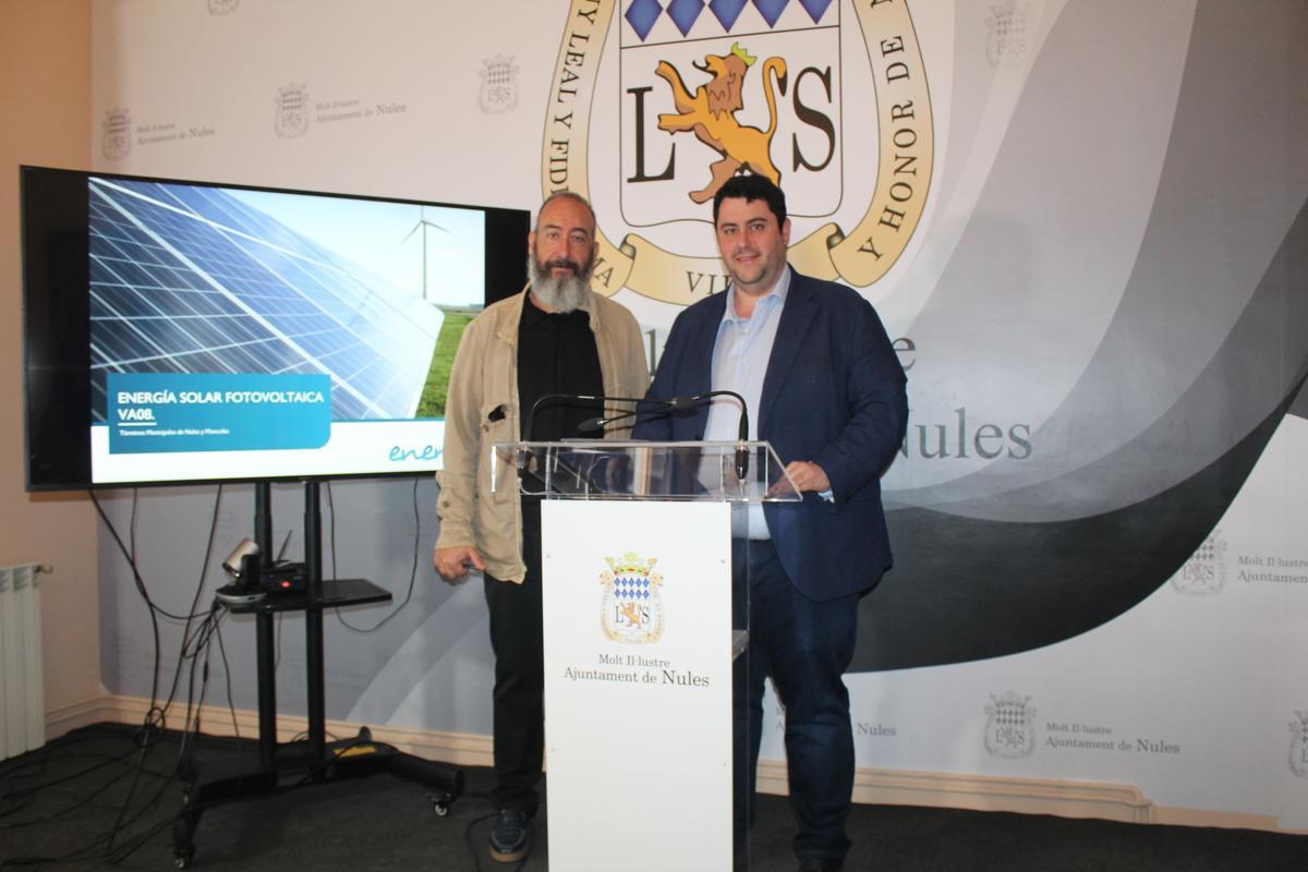 El alcalde de Nules, David García, y el presidente de Enerhi, Antoni Llorens, firmaron el pasado jueves un convenio de colaboración para el desarrollo de la planta de regeneración de energía.
