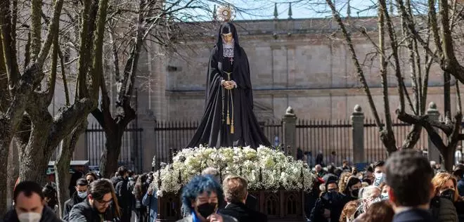 La Soledad abre el camino a la Pasión en Zamora