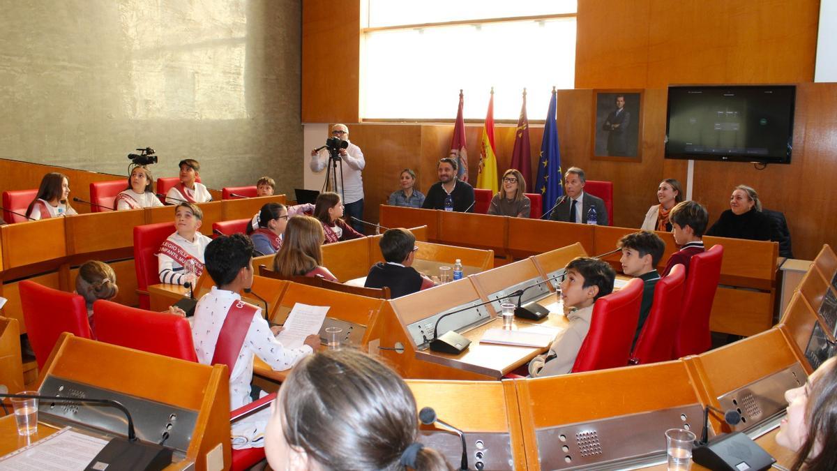 Pleno Infantil Lorca | Los niños vuelven a tomar el Salón de Plenos del Ayuntamiento de Lorca