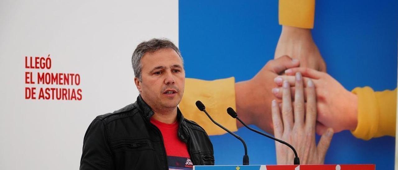 Mauro González, ya exsecretario general del PSOE de Lena.