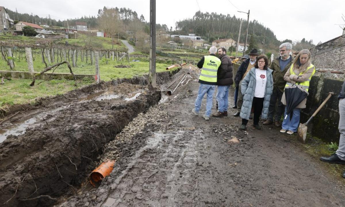 Un momento de la visita de la edil de Rural, María José Abilleira. | FDV