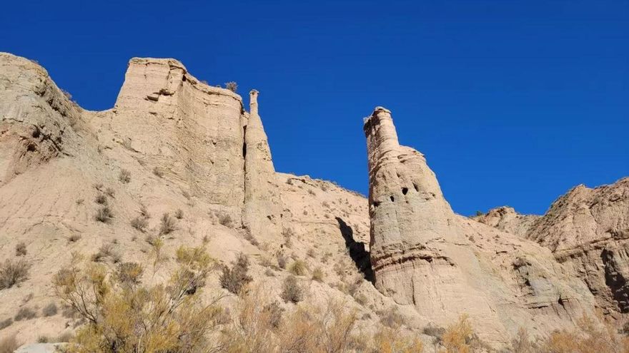 Esta es la ruta dentro de Andalucía que te permite caminar por un desierto que estuvo oculto bajo el mar hace millones de años