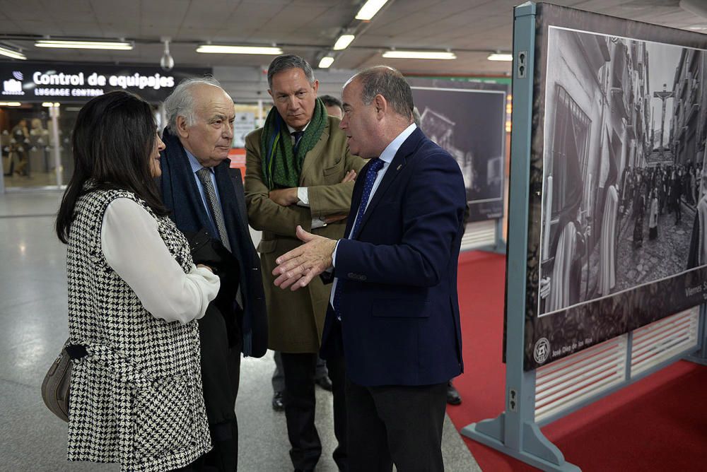 La estación de tren madrileña albergará, hasta el 16 de abril, una muestra fotográfica con grandes instantáneas representativas de la semana grande de la ciudad del Torcal.