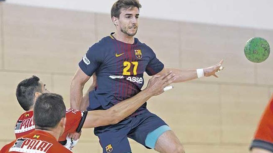 Pere Vaquer en un lance de un partido que ha jugado con el filial del Barcelona de balonmano esta temporada.
