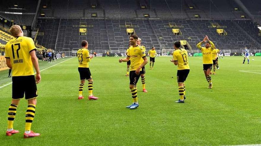 Haaland celebra el primer gol del Dortmund ayer.