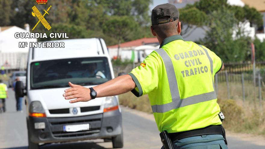 Falsifica certificados de ITV y es &quot;pillado&quot; por la Guardia Civil en una carretera de Zamora