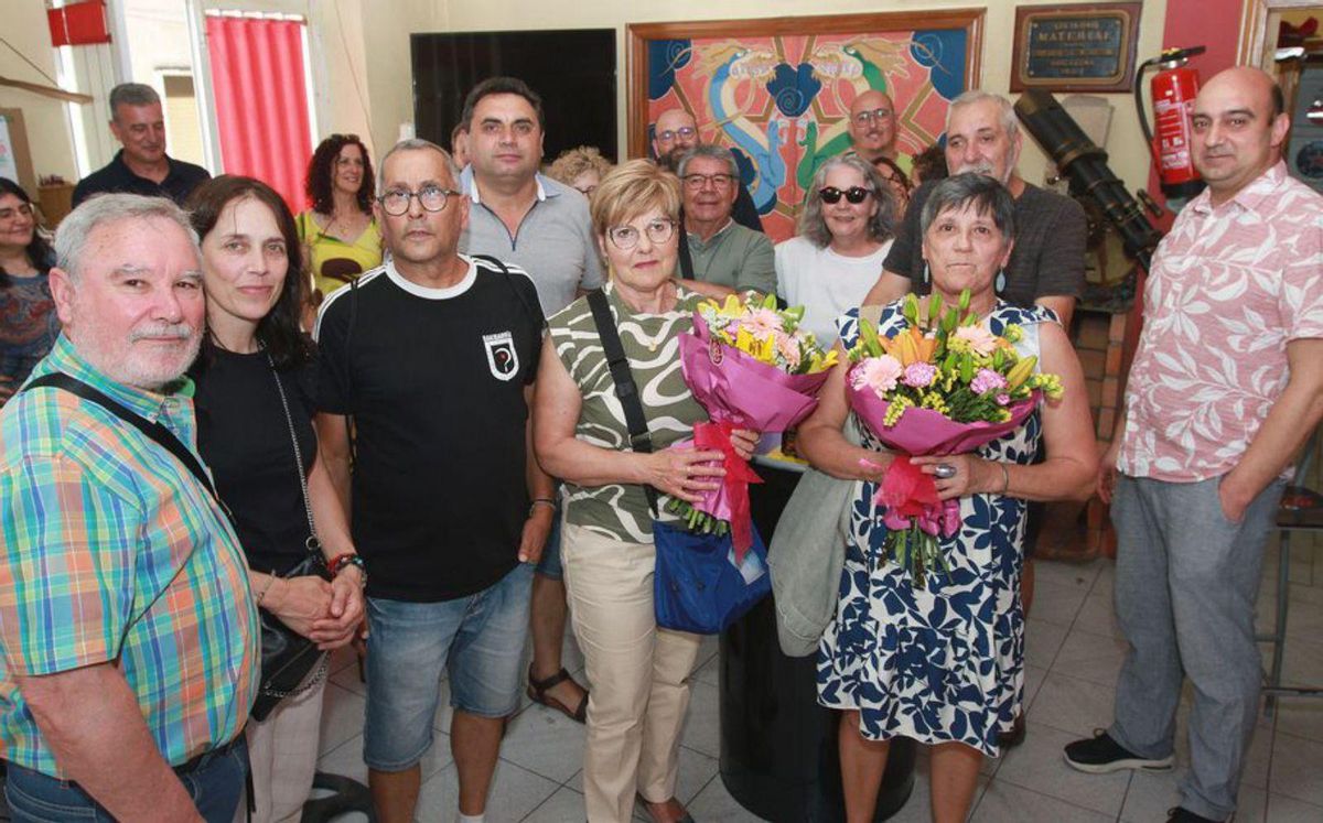 Las homenajeadas, junto a sus compañeros de la CIG.  |  I. Osorio