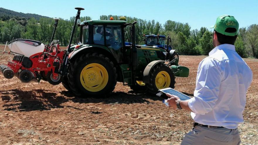 Unió de Pagesos organitza una jornada de prevenció de riscos laborals al sector agrari en els desplaçaments al camp a Sant Pere Pescador