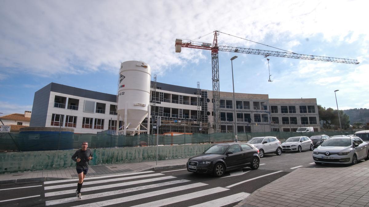 Obras para ampliar con un nuevo edificio una clínica privada de Alicante