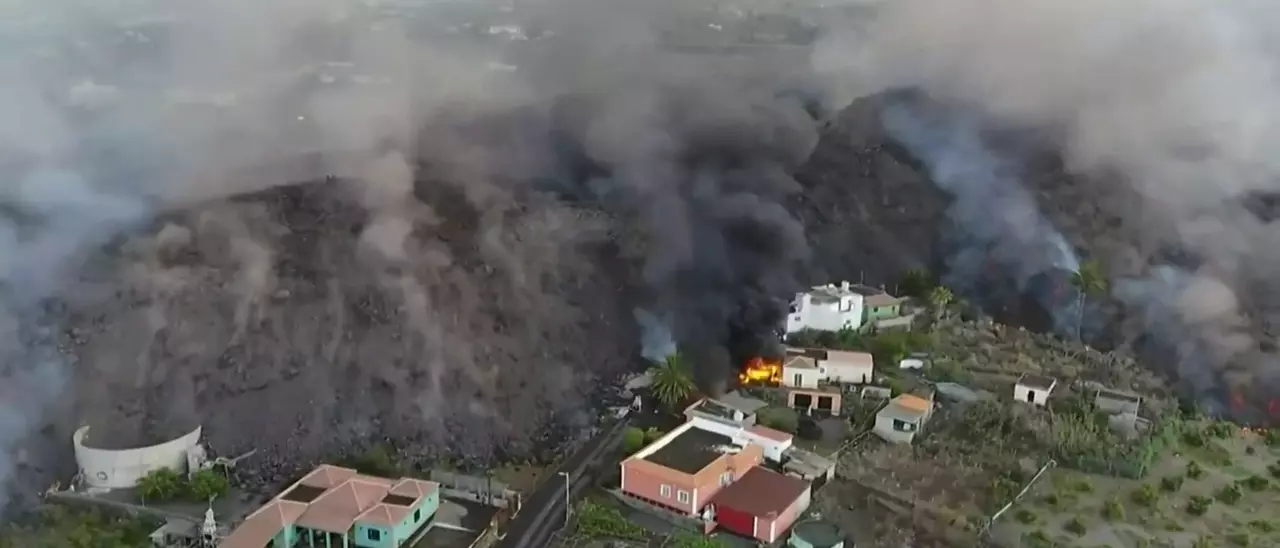 Los expertos auguran que la erupción de La Palma continuará al menos un mes más