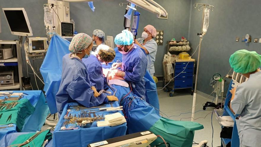 El Hospital de Torrevieja incorpora cirugía mínimamente invasiva para extirpar la vesícula