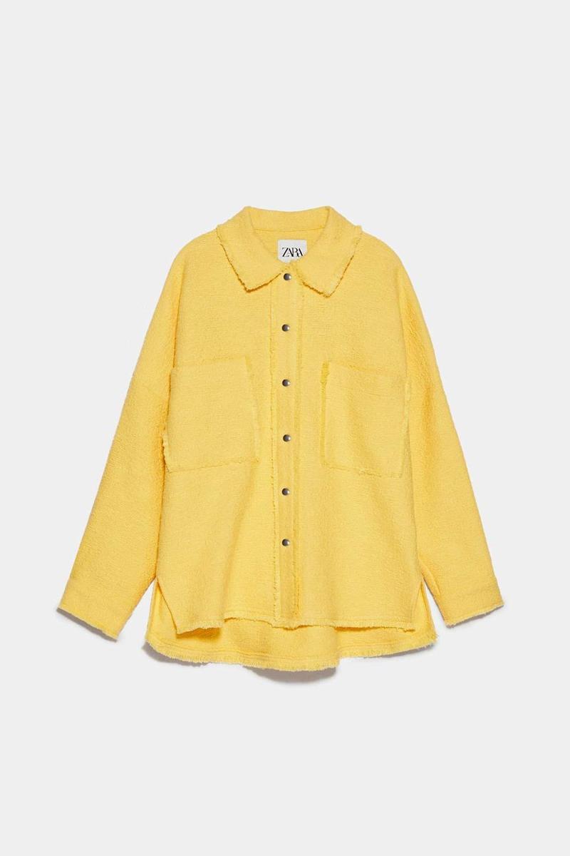 Chaqueta de tweed amarilla de Zara. (Precio: 49,95 euros)