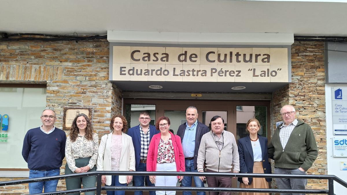 VÍDEO: Taramundi inaugura el ciclo de coloquios organizado entre el Foro Comunicación y Escuela y el Club LA NUEVA ESPAÑA