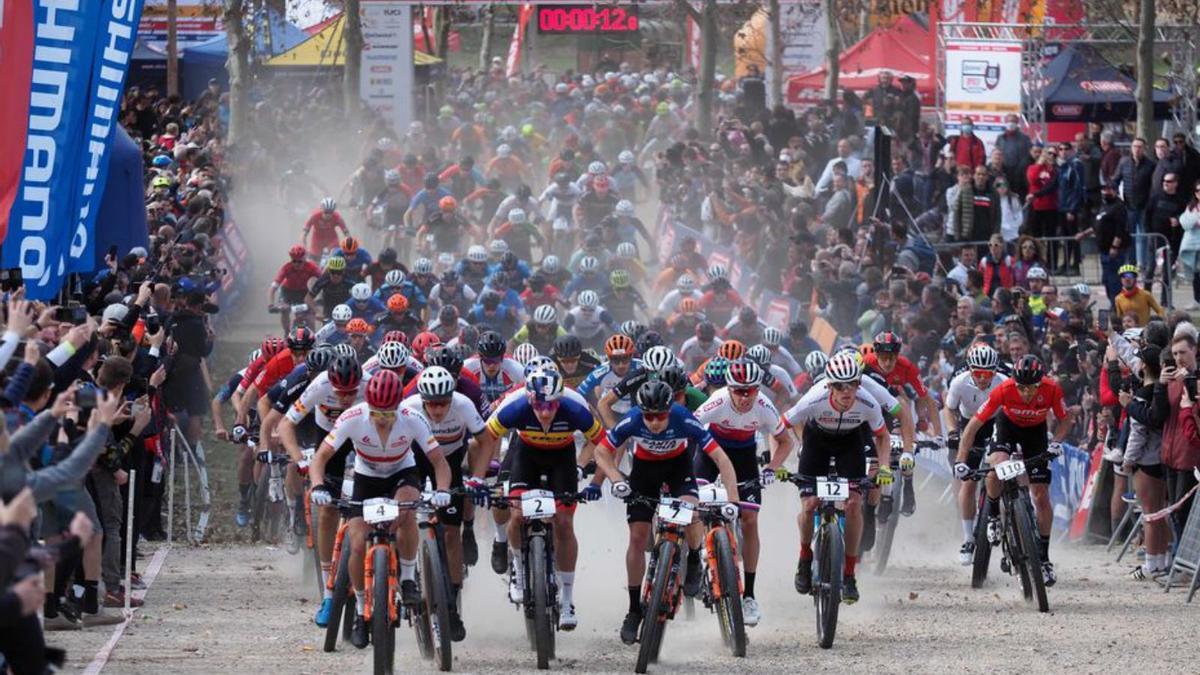 La sortida de la Super Cup Massi de Banyoles. | PERE DURAN