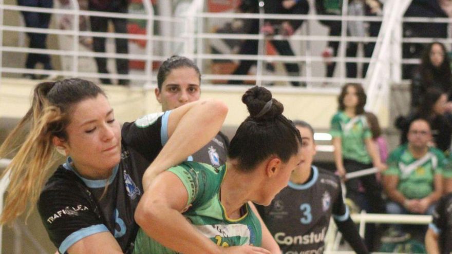 El Lobas Oviedo sigue adelante en la Copa tras una agónica victoria (27-28)