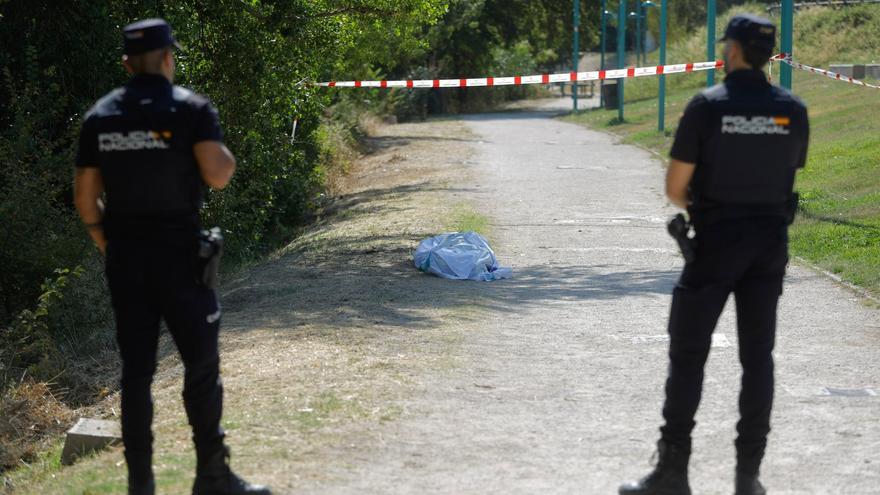 Los bomberos rescatan el cadáver de un hombre a orillas del río Ebro en Zaragoza