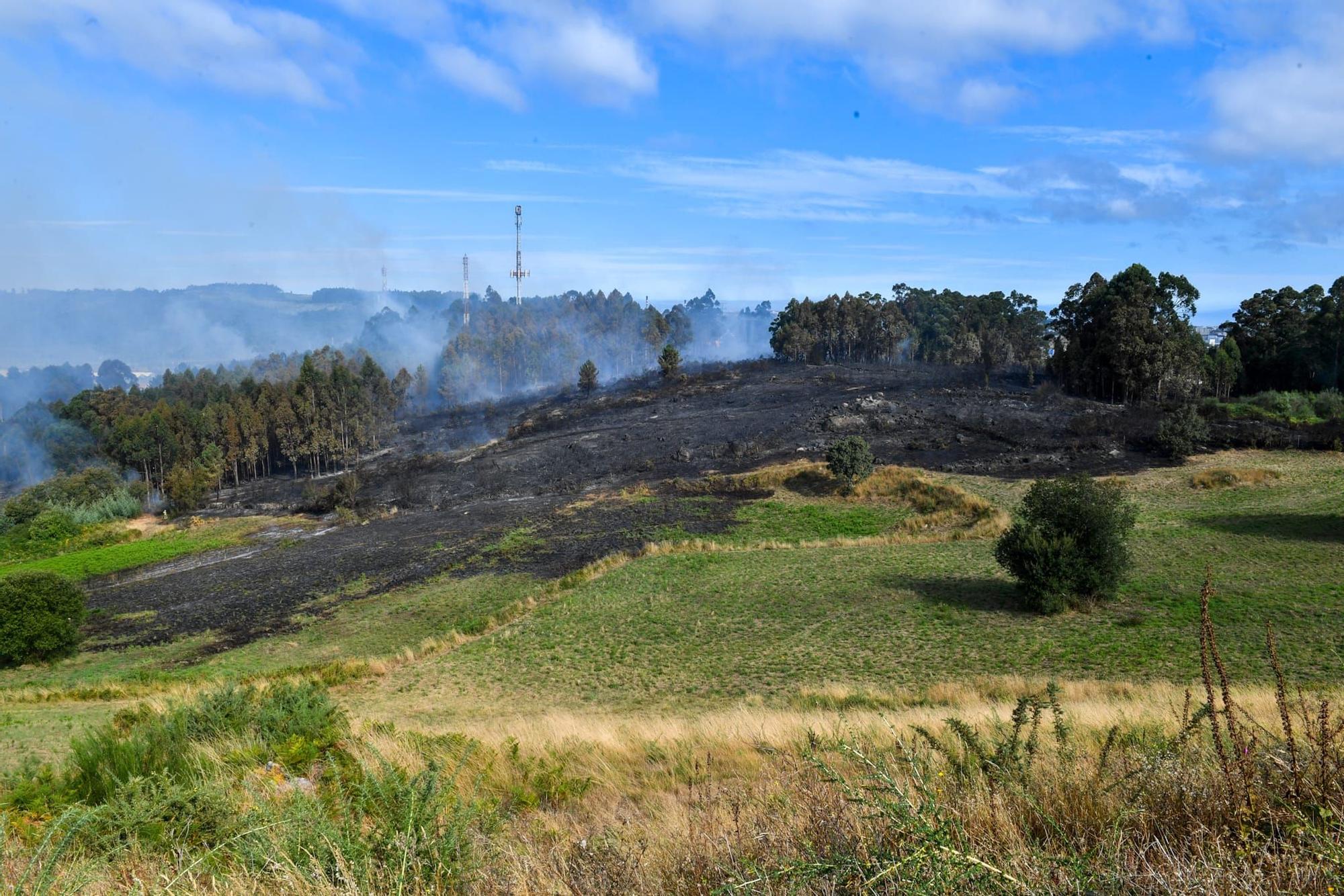 Continúan los trabajos de control en el incendio declarado en Elviña