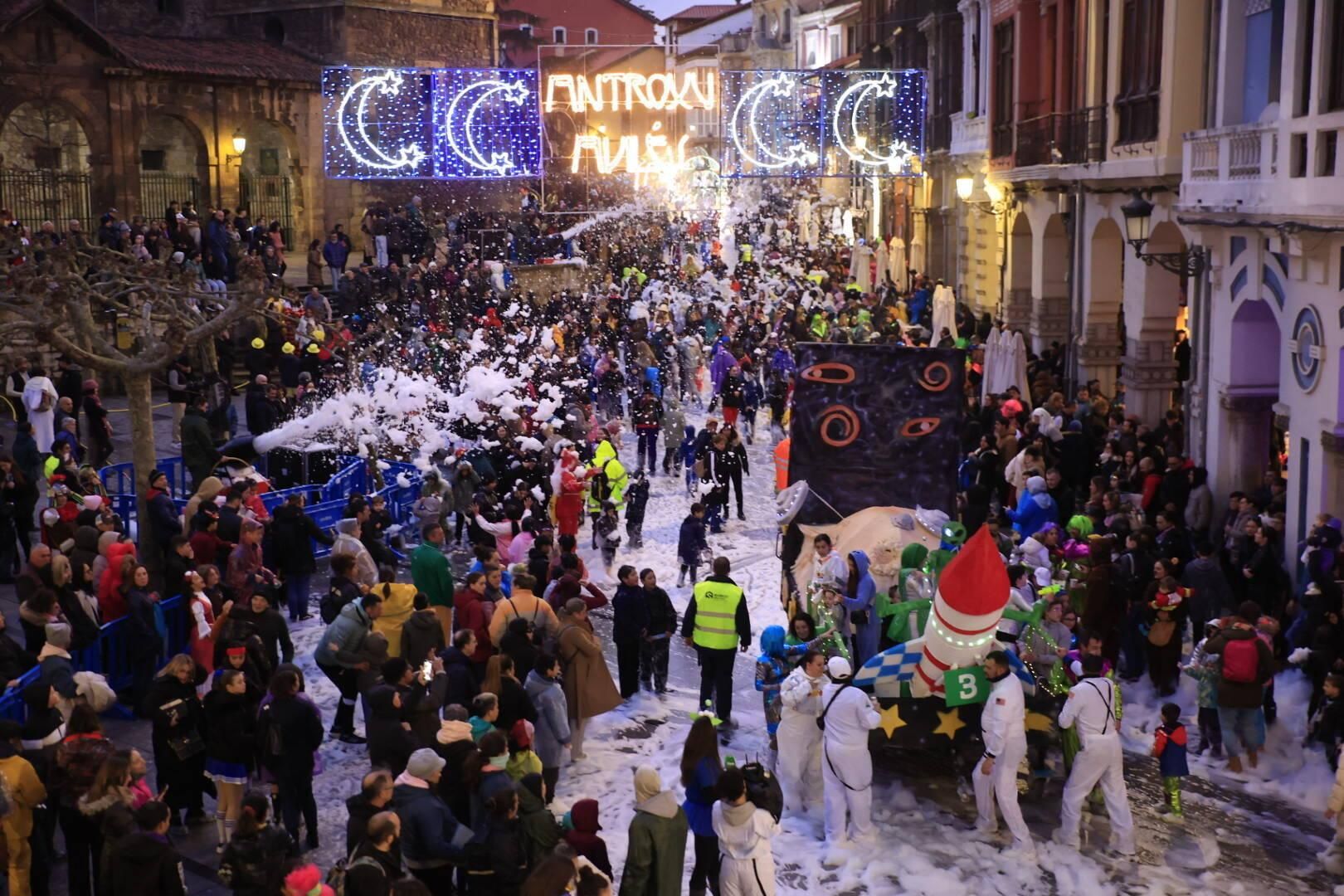 EN IMÁGENES: Así fue el espectacular 37.º Descenso de Galiana en el Antroxu de Avilés
