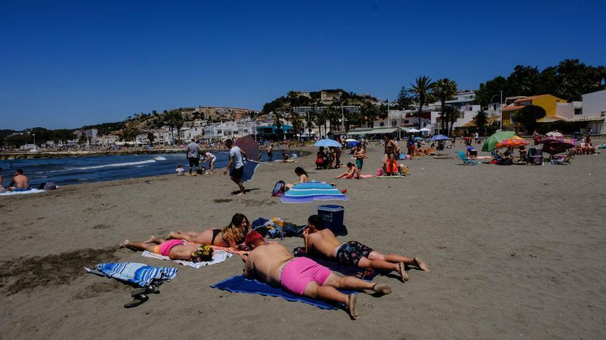 Playas llenas este domingo en la capital.